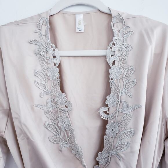 Flora Lace V Neck Belted Beige / Cream Silky Robe Small/ Medium - Picture 9 of 10